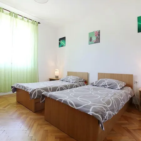 Large Gardens 2 Bibinje