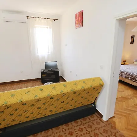 Large Gardens 2 Lejlighed