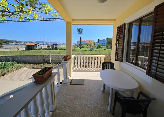 Large Gardens 2 Appartement