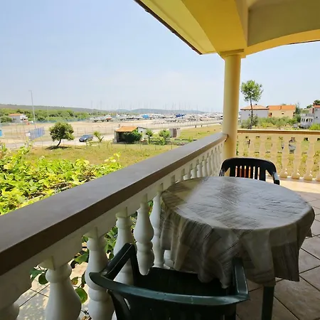 Large Gardens 2 Appartement *