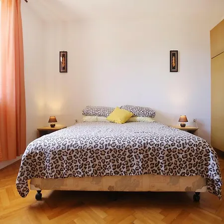 Large Gardens 2 Appartement