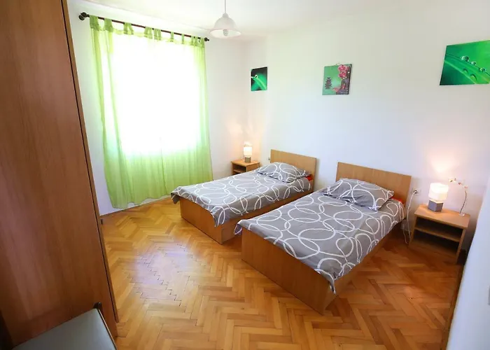 Apartamento Large Gardens 2 *